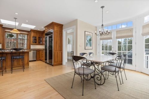 77 Windsor Rd, Newton MA 02468-1504 exterior