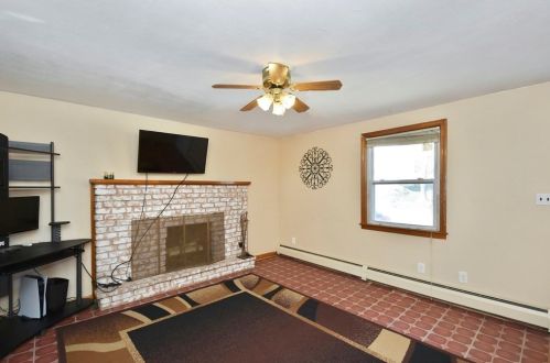 98 Kenberma Rd, Worcester MA 01604-5308 exterior