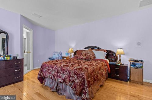 13 Equestrian Dr, Burlington NJ 08016-3065 exterior