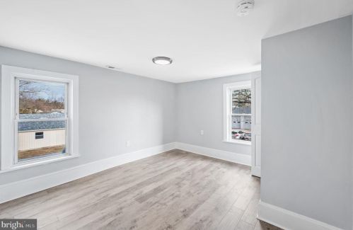 460 Crown Point Rd, West Deptford NJ  08086-2124 exterior