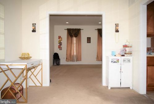 94 Drift Ave, Trenton NJ 08648-3505 exterior