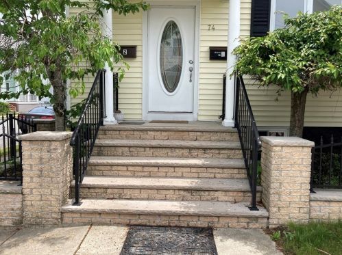 74 Jenny Lind St, New Bedford, MA 02740-2728