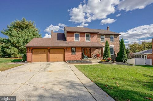 7 Kent Ct, West Deptford, NJ 08051-1731