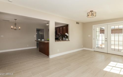 2337 Altadena Ave, Phoenix AZ 85028-1908 exterior