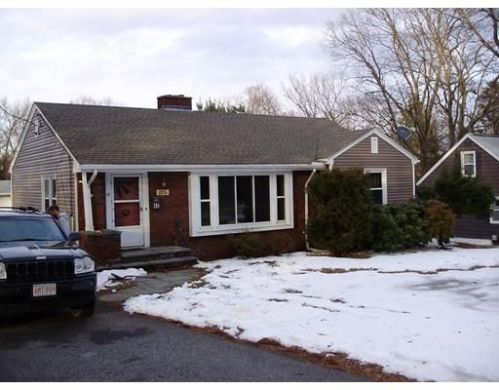 42 Nonquit St, Worcester, MA 01604-1223