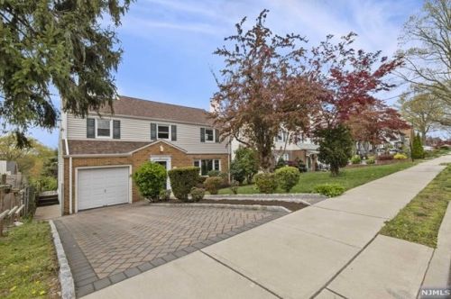 61 Livingston Ave, Kearny, NJ 07032-1862