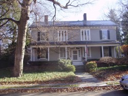 186 Park St, Newton, MA 02458-2044