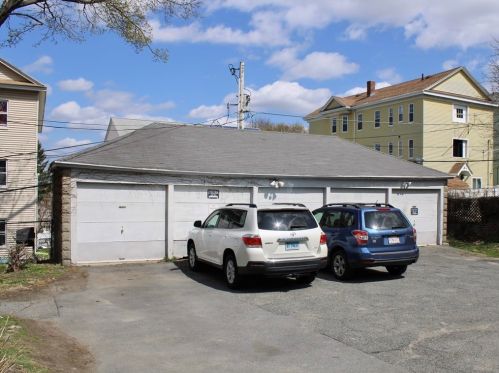 8 View St, Worcester, MA 01610-2124