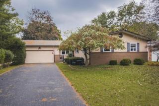 135 Heil Dr, Columbus, OH 43230-2633