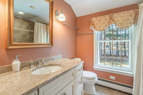 30 Surrey Ln, Topsfield MA 01983-1318 exterior