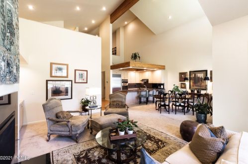 2457 Fairway Vlg Dr, Park City UT 84060-7023 exterior