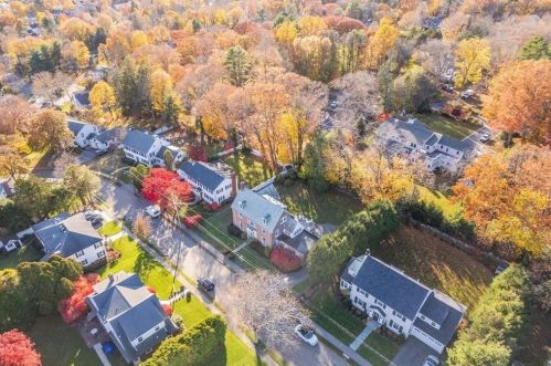 48 Cary Ave, Milton MA 02186-4222 exterior