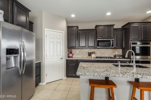 2316 Beautiful Ln, Phoenix AZ 85042-7116 exterior