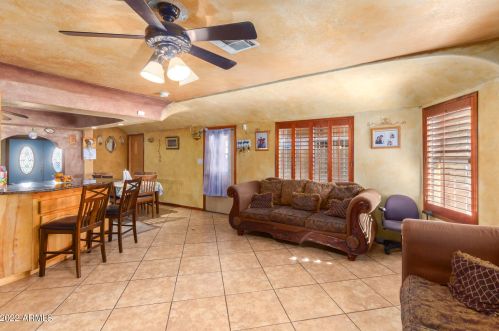 3319 61 St, Phoenix AZ 85033-4112 exterior