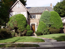 47 Brackett Rd, Newton, MA 02458-2611