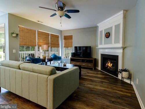 1103 Crestmont Dr, West Deptford NJ 08051-2158 exterior