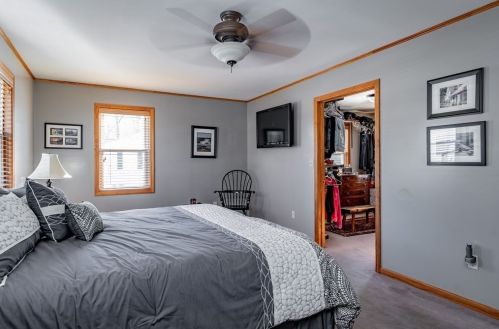 40 Frst Gln Dr, Montgomery MA 01085-4709 exterior