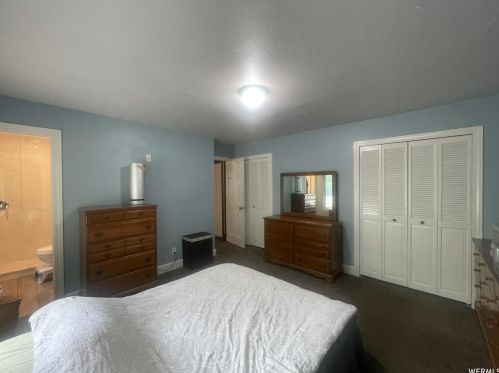 2193 Gyrfalcon Dr, Sandy UT 84092-4049 exterior