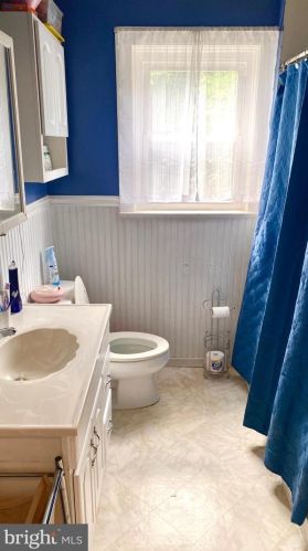 45 Elm Ave, West Deptford NJ 08051-1510 exterior