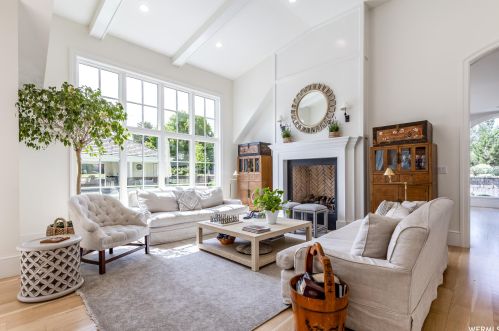 1918 Siesta Dr, Sandy UT 84093-6139 exterior