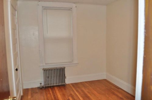 68 Windsor St, Worcester MA 01605-2141 exterior