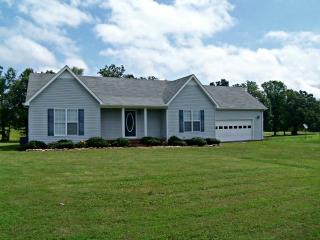 13 Southgate Dr, Fayetteville TN  37334-4852 exterior