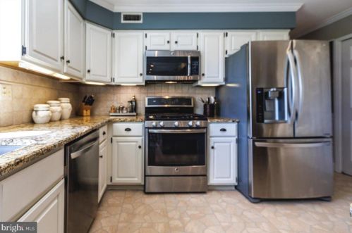 33 Winthrop Rd, Trenton NJ 08648-1557 exterior