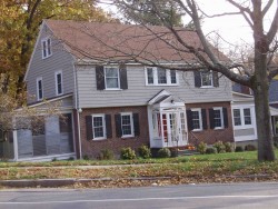 624 Beacon St, Newton, MA 02459-2004