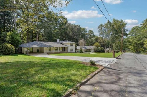 2022 Deren Way, Atlanta GA  30345-3710 exterior