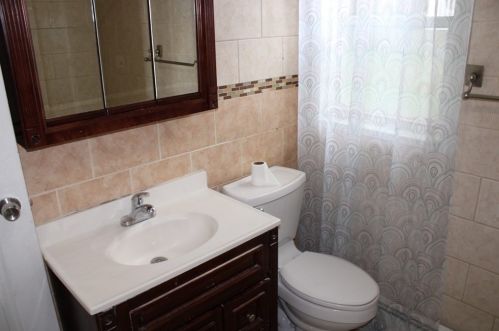 52 Kenneth St, Lawrence MA 01843-2717 exterior