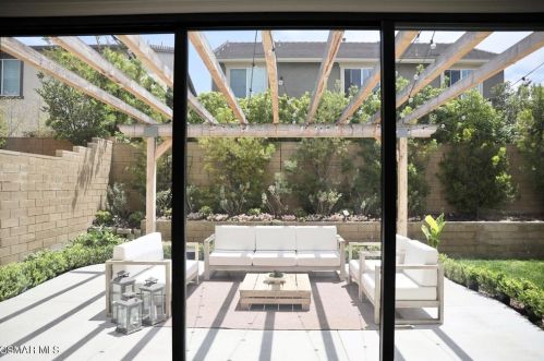 180 Cloudbreak, Irvine, CA 92618-1153