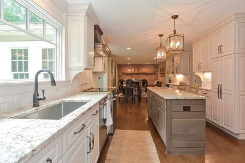 5 Maple Ln, Sutton MA 01590-1810 exterior