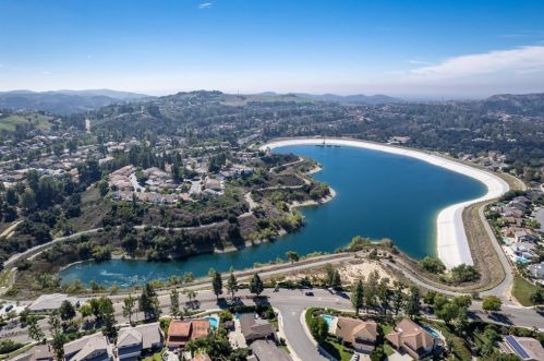 8035 Treeview Ct, Anaheim CA 92808-1553 exterior