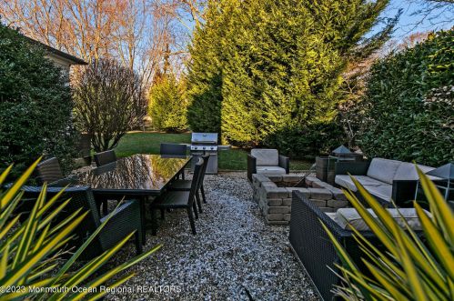 67 Rivers Edge Dr, Little Silver NJ  07739-1708 exterior