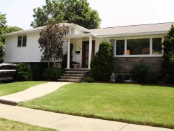 72 Redwood Rd, Newton, MA 02459-3127