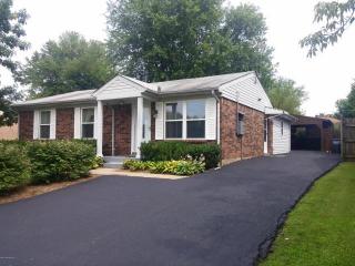 10207 Closterwood Dr, Louisville, KY 40229-2230