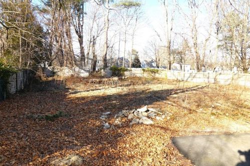 325 Ctr St, West Bridgewater MA 02379-1624 exterior