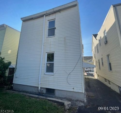 32 Windsor St, Kearny NJ 07032-2069 exterior