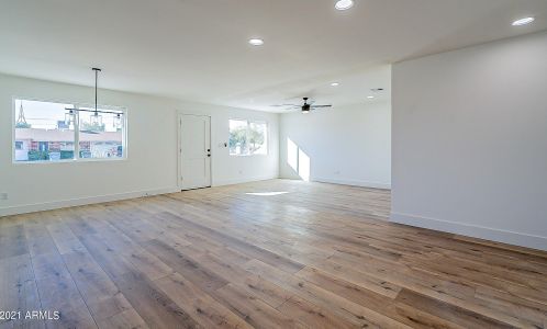 3202 Captain Dreyfus Ave, Phoenix AZ 85032-6706 exterior