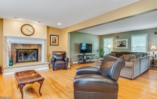 4 Bayberry Ln, Dover NJ 07869-3837 exterior