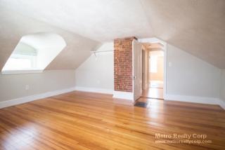 368 Walnut St, Newton MA  02460-1906 exterior