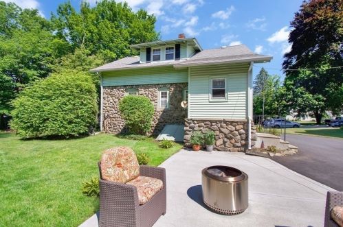 319 Shrewsbury St, Holden MA  01520-2145 exterior