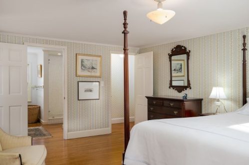 7 Monadnock Rd, Arlington MA 02476-8026 exterior