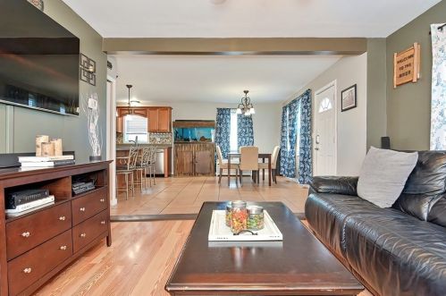 42 Raymond St, Fall River MA 02723-2823 exterior