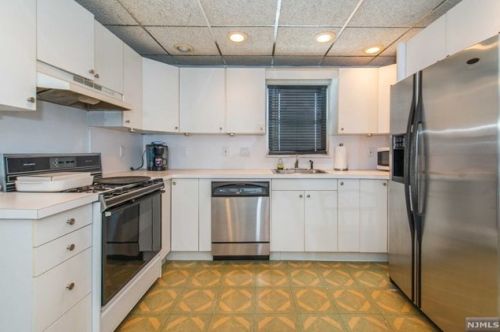 237 Stephens St, Belleville NJ 07109-3140 exterior