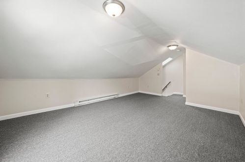 8 Ledge St, Sutton MA 01590-1665 exterior