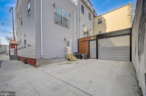 985 6th St, Philadelphia PA  19123-1405 exterior