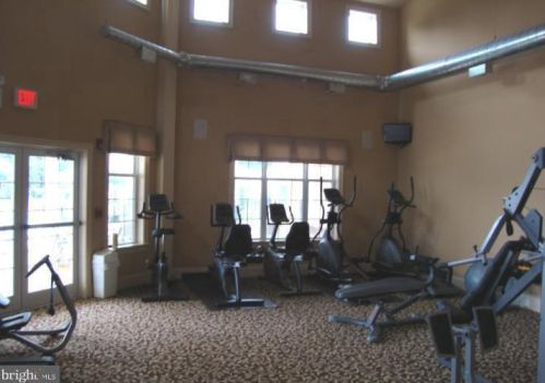 712 Weatherby Dr, West Deptford NJ  08096-5176 exterior