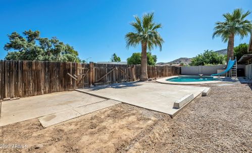 2324 Cactus Rd, Phoenix AZ 85032-7609 exterior