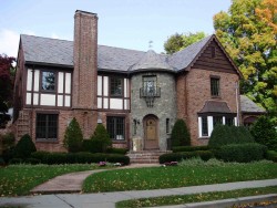 61 Park Ave, Newton, MA 02458-2627